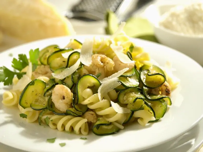 Pasta mit Krabben und Zucchini