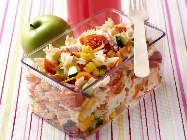 Pasta mit Thunfisch und Gemüse
