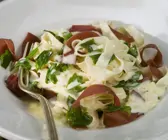 Kastaniennudeln mit Rinderschinken (Bresaola)