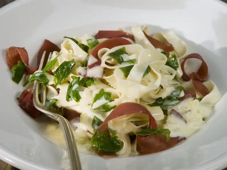 Kastaniennudeln mit Rinderschinken (Bresaola)