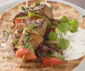 Lammspieße mit Joghurtdip