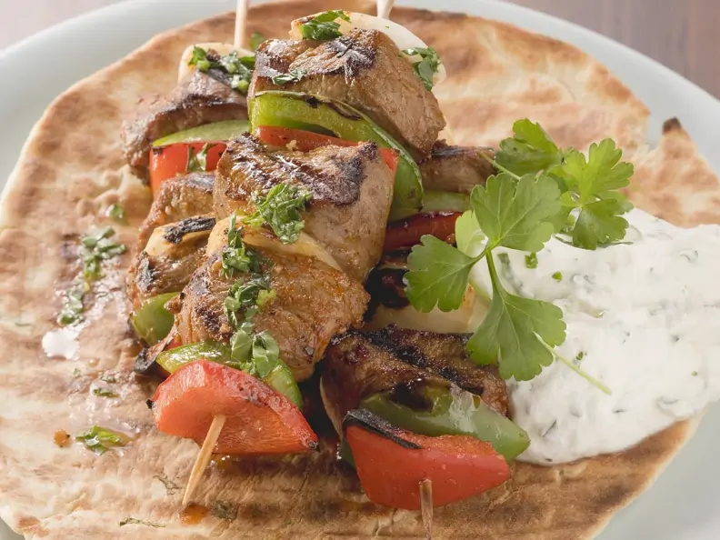 Lammspieße mit Joghurtdip