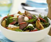 Kartoffelsalat mit Lammfleisch