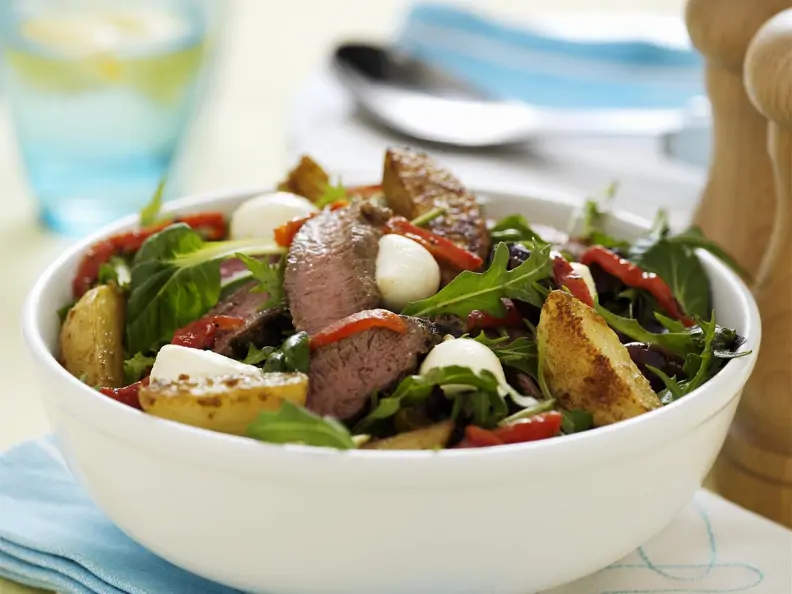 Kartoffelsalat mit Lammfleisch