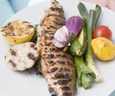 Gegrillter Fisch mit Gemüse