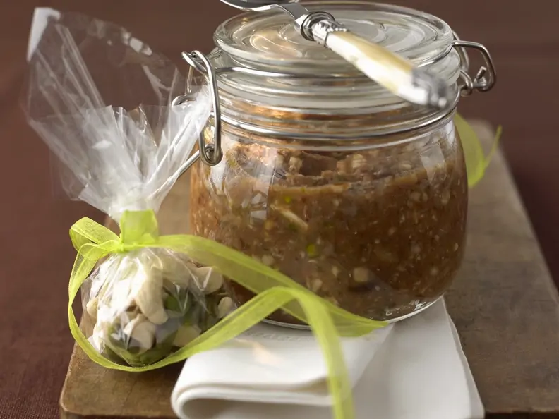 Pesto aus Datteln und Ingwer
