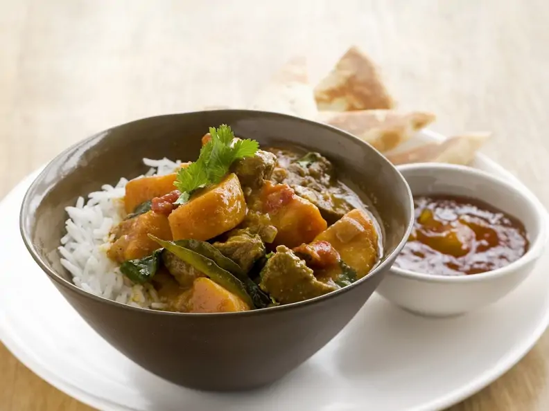Rindercurry mit Süßkartoffel und Reis