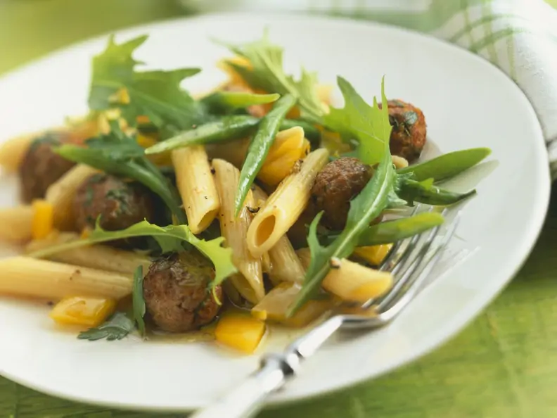 Pasta mit Hackfleischbällchen