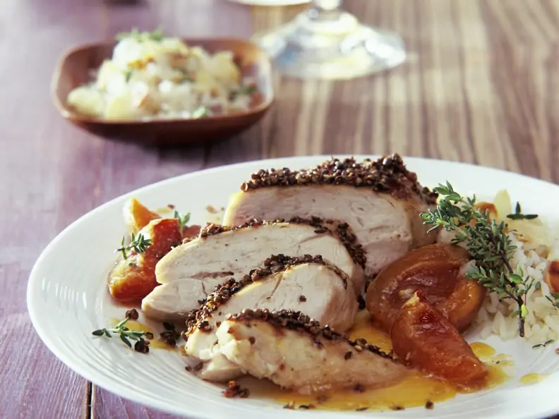 Hähnchenfilet mit gebratenen Aprikosen