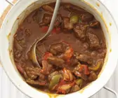 Paprikagulasch mit Zwiebeln