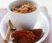 Pesto aus getrockneten Tomaten