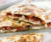 Tortilla mit Schinken und Käse