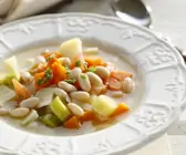 Suppe mit weißen Bohnen