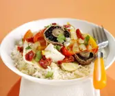 Gebratenes Gemüse mit Tofu und Reis