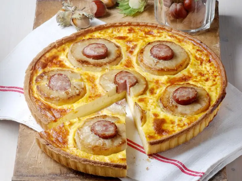 Kartoffel-Würstchen-Quiche