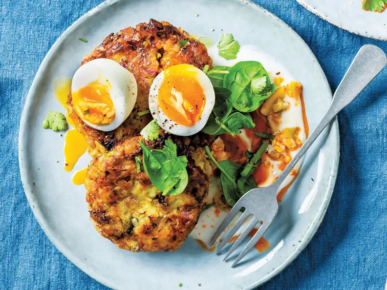 Curry-Kartoffel-Kohl-Puffer mit Ei