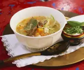 Kohlsuppe mit Sauerampfer auf russische Art