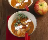 Kartoffelsuppe mit Sauerkraut und Äpfeln