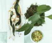 Seezungen-Bärlauch-Spieße mit Nüssen und Melonensoße