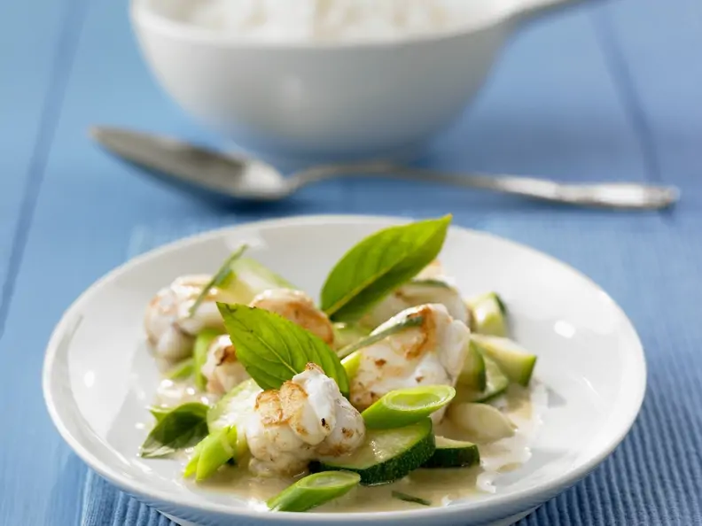 Anglerfisch mit Zucchini-Kokos-Curry
