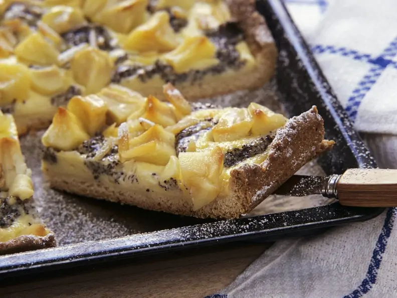 Apfelkuchen mit Mohncreme