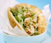 Pitatasche mit Geflügelsalat