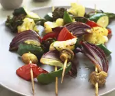 Gemüsespieße mit Kokossauce