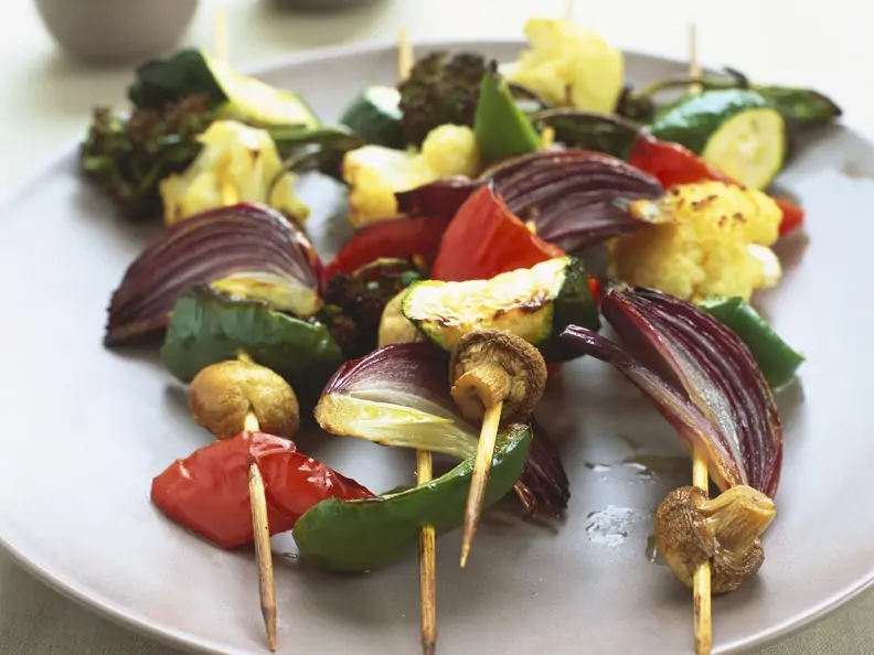 Gemüsespieße mit Kokossauce
