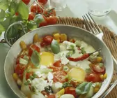 Pfannengemüse mit Käse und Spiegelei