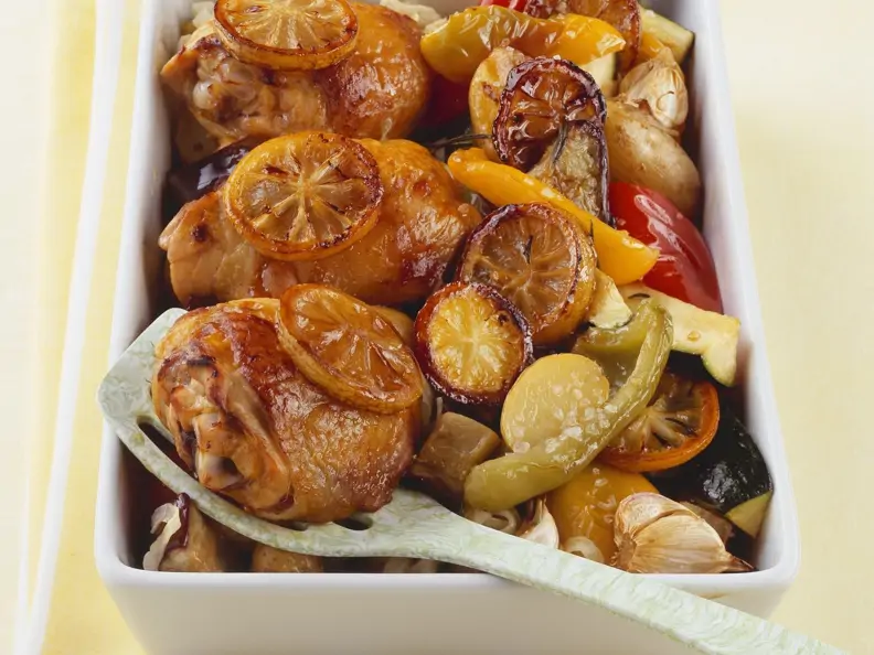Gebackenes Zitronen-Hähnchen mit Gemüse
