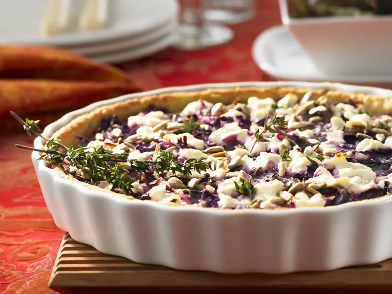 Rotkohltarte mit Ziegenfrischkäse