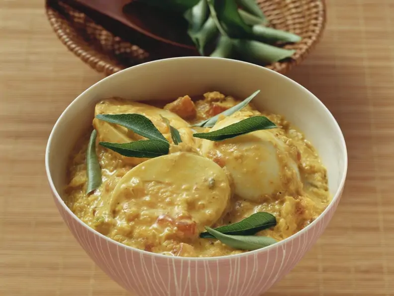 Kokoscurry mit Eiern