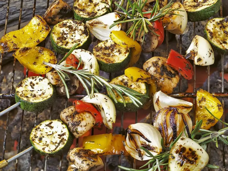 Gegrillte Gemüsespieße
