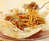 Spaghetti mit Tomatensoße aus dem Ofen