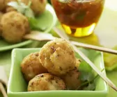 Shrimps-Kokos-Bällchen mit Chilidip