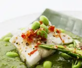 Gedämpftes Fischfilet mit Sojabohnen