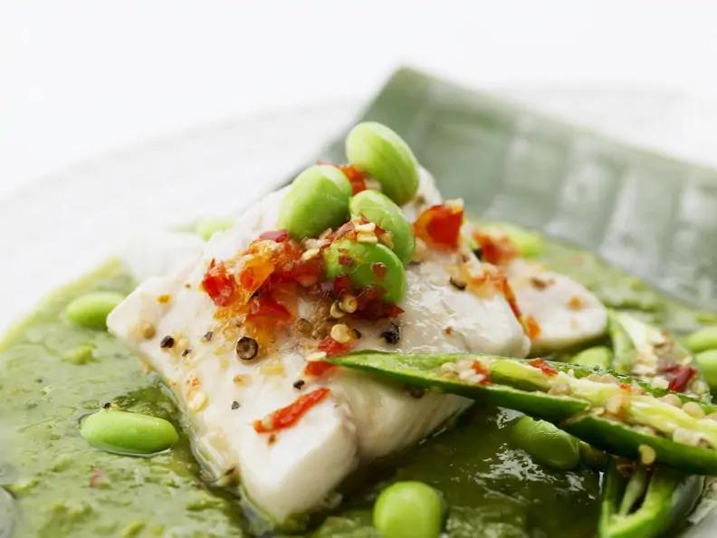 Gedämpftes Fischfilet mit Sojabohnen