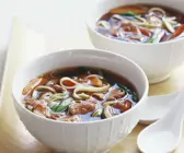 Scharfe Rindersuppe auf thailändische Art