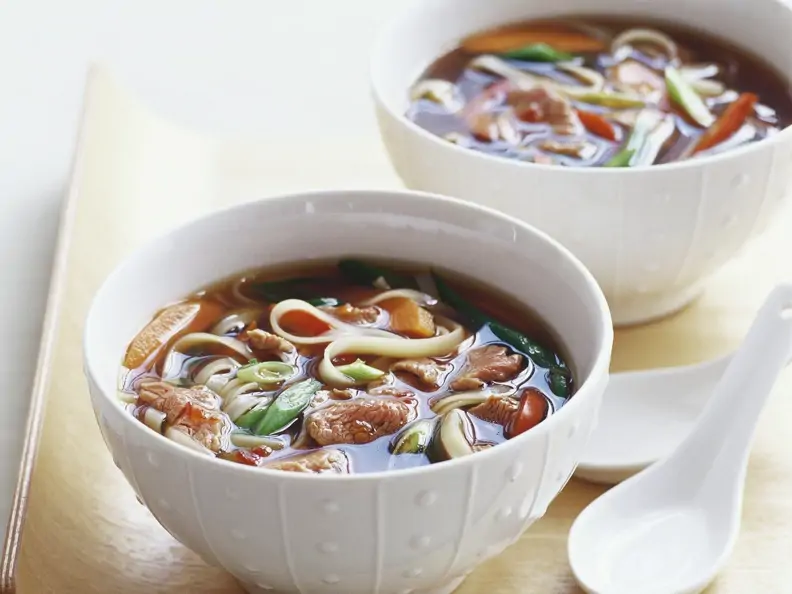 Scharfe Rindersuppe auf thailändische Art