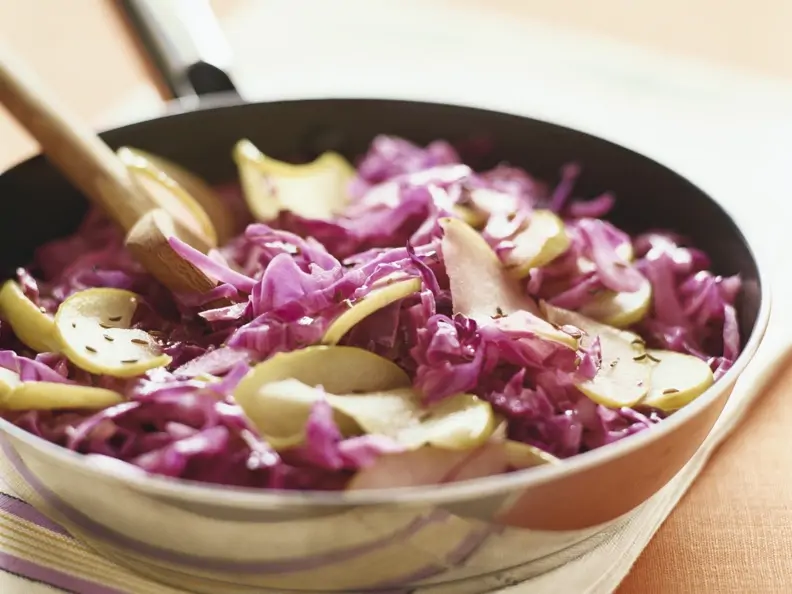 Rotkraut-Apfel-Salat
