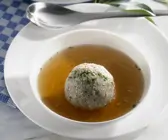 Brühe mit Leberknödeln