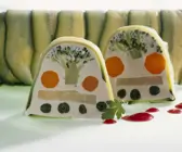 Vegetarische Terrine mit Champignoncreme