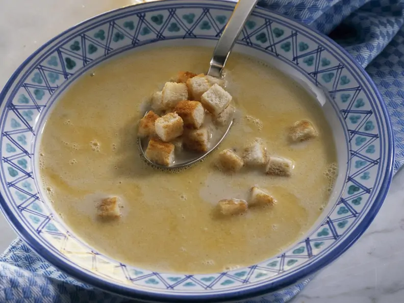 Biersuppe nach Münchner-Art mit Croutons