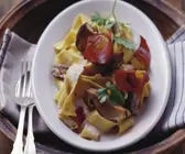 Pasta mit Steinpilz-Speck-Soße