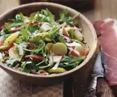 Rucolasalat mit Speck und Kartoffeln