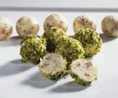 Käsebällchen mit Pistazien