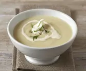 Cremige Pastinakensuppe mit Schellfisch