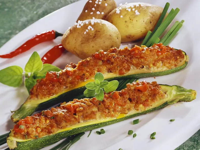 Zucchinischiffchen mit Kartoffeln