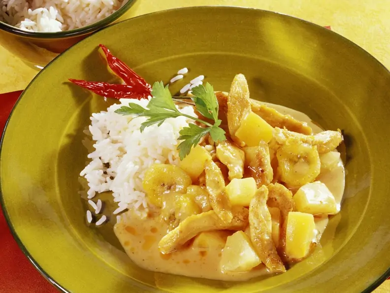 Currygeschnetzeltes mit Hähnchen und Früchten