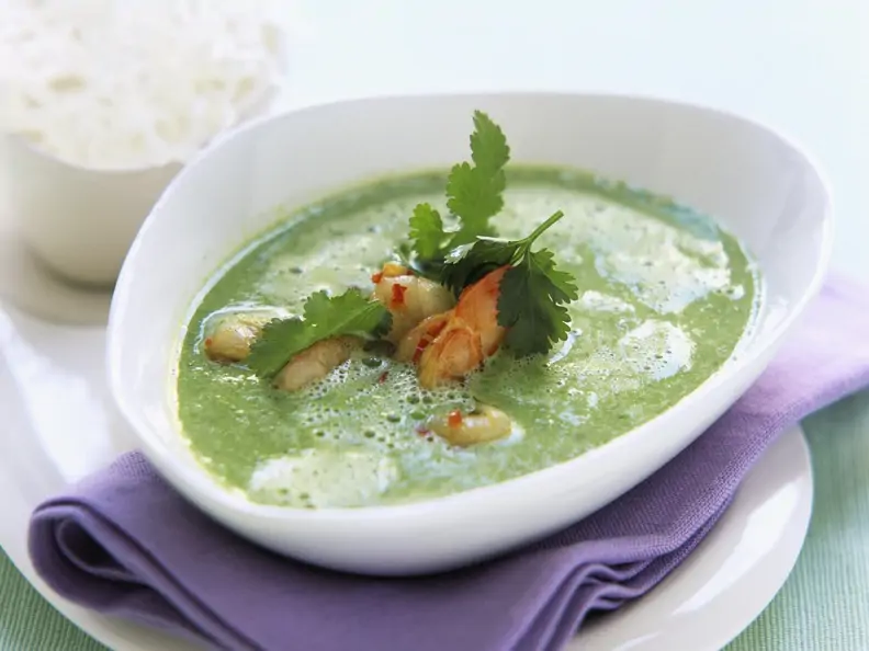 Erbsensuppe mit Scampi